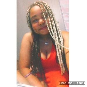 Meet your Posher, Alicia